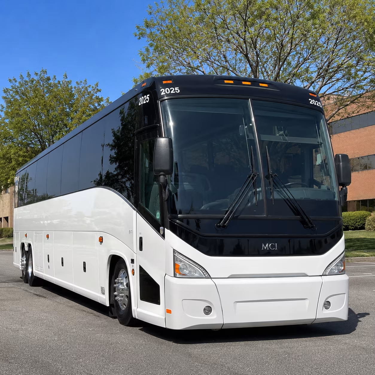 choosing the right bus for cincinnati convention and conference shuttles